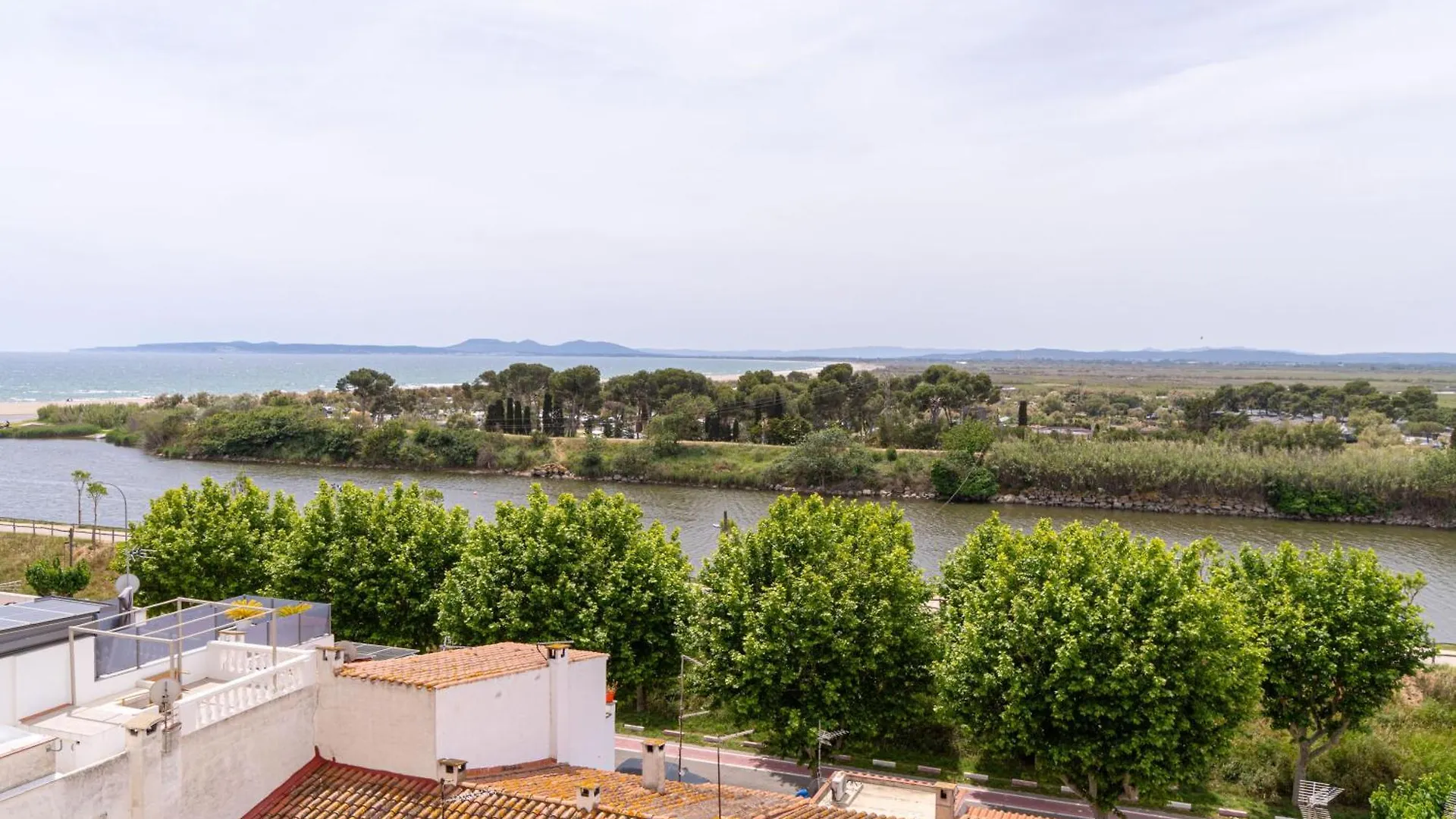 157-Empurialola-Apartamento Con Vistas Preciosas En Empuriabrava